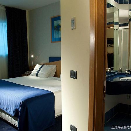 Hotel Mastai سينِغاليا الغرفة الصورة