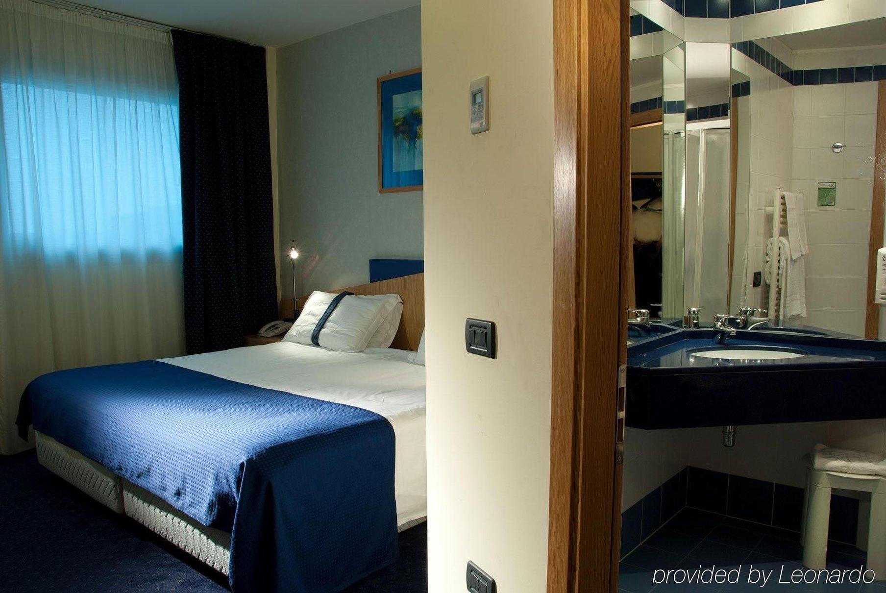 Hotel Mastai سينِغاليا الغرفة الصورة