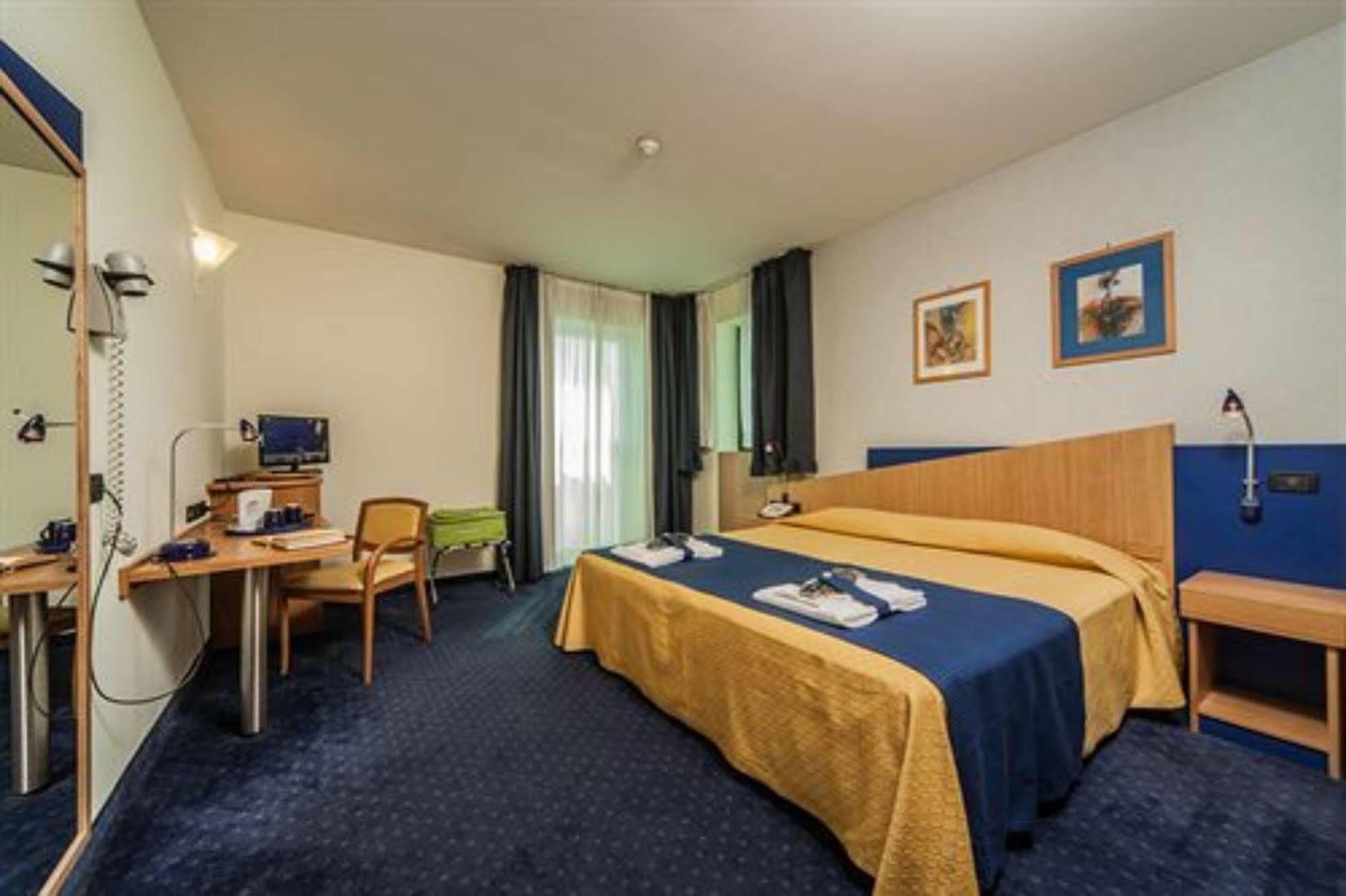 Hotel Mastai سينِغاليا المظهر الخارجي الصورة