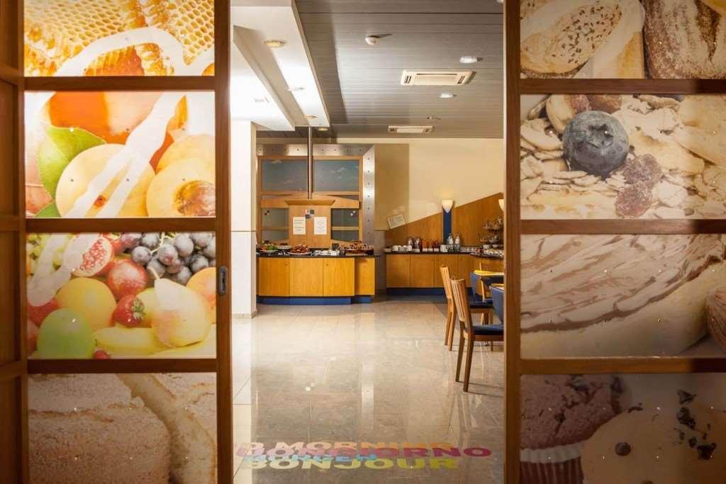 Hotel Mastai سينِغاليا المطعم الصورة